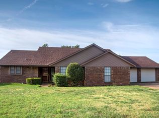 2010 Crestmont Dr, Duncan, OK 73533