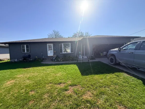 341 W Meadow Ln, Walcott, IA 52773