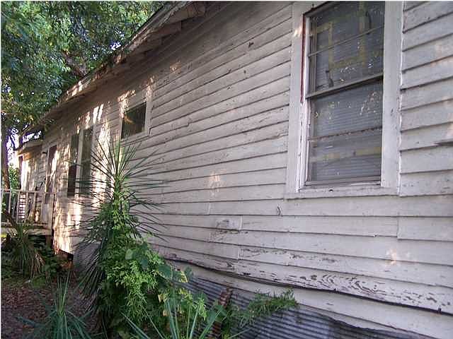 2nd image of 1204 Pecan St