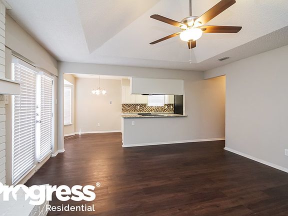 3rd image of 6400 Lotus Dr