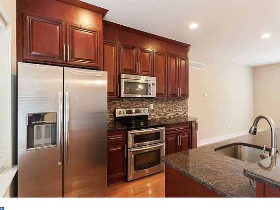 4th image of 1011 S Fairhill St