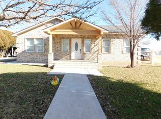 413 S Main St, Hooker, OK 73945