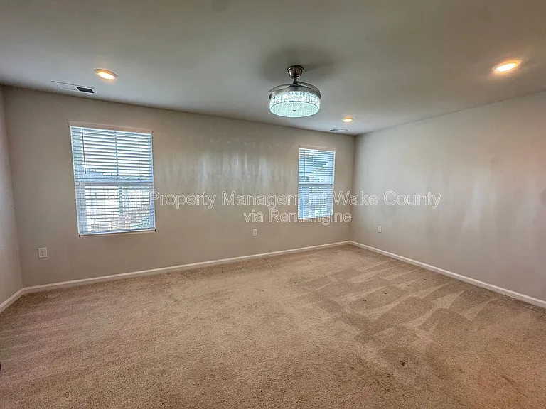 410 Odham Ln — Photo 6