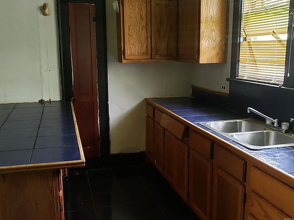 3rd image of 1508 W 18th Ave