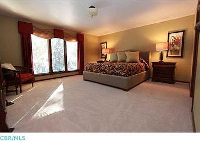 2nd image of 5747 Jardin Pl