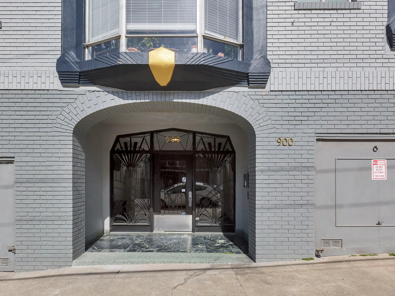 900 Broderick — Photo 2