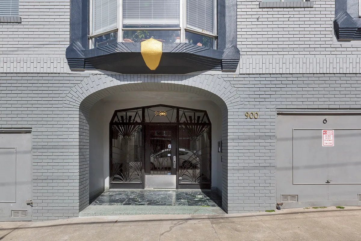 Building Photo - 900 Broderick