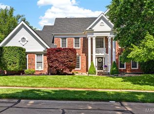 1647 Highland Valley Cir, Chesterfield, MO 63005