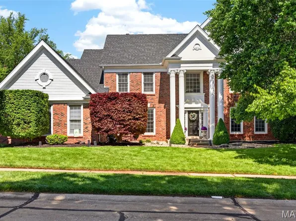 1647 Highland Valley Cir, Chesterfield, MO 63005