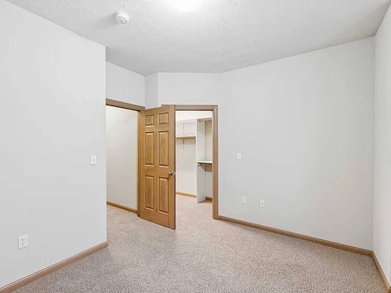Stone Ridge Estates Apartments & Duplexes — Photo 164