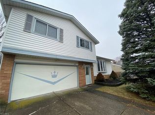 6656 Crenshaw Dr, Parma Heights, OH 44130