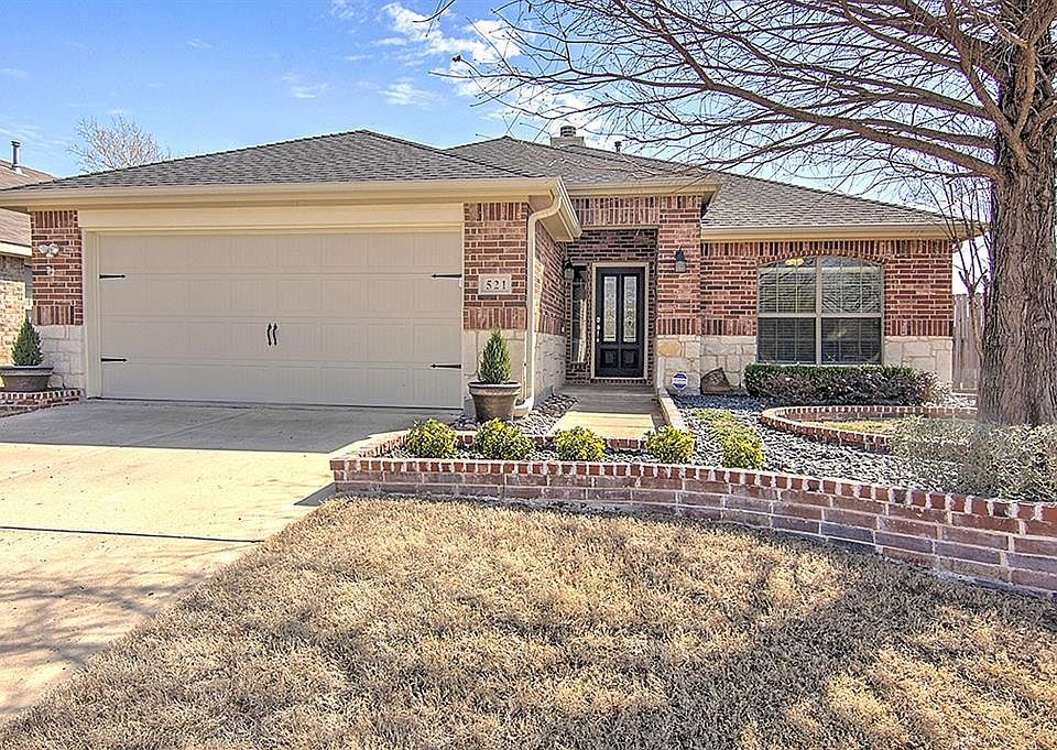 1st image of 521 Raven Dr