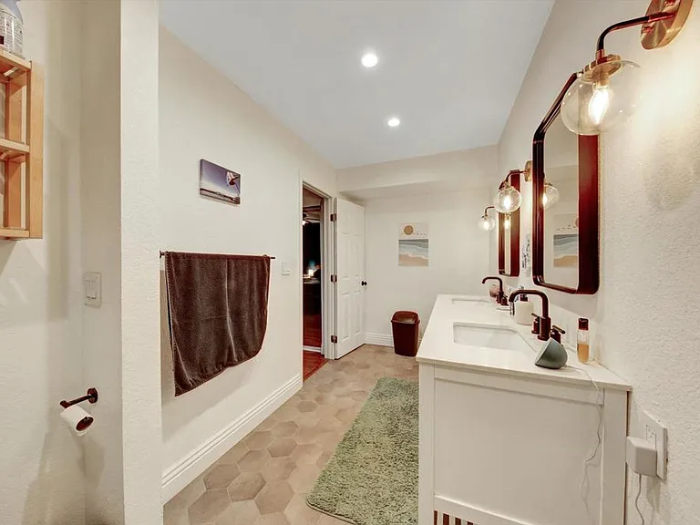2257 Worden St #2 — Photo 12