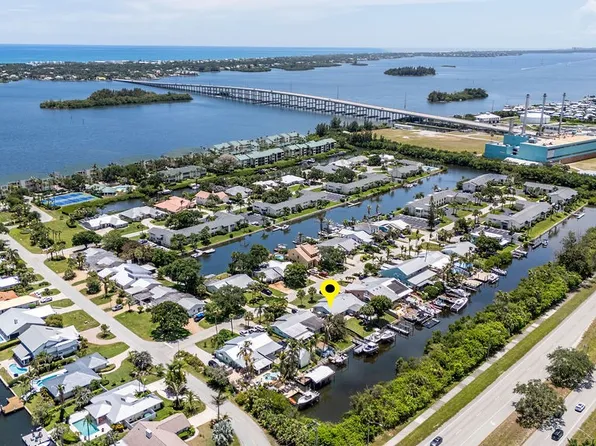 1935 Robalo Dr, Vero Beach, FL 32960