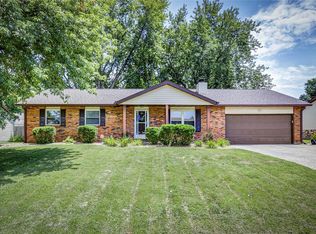 220 Botanical Dr, Belleville, IL 62226