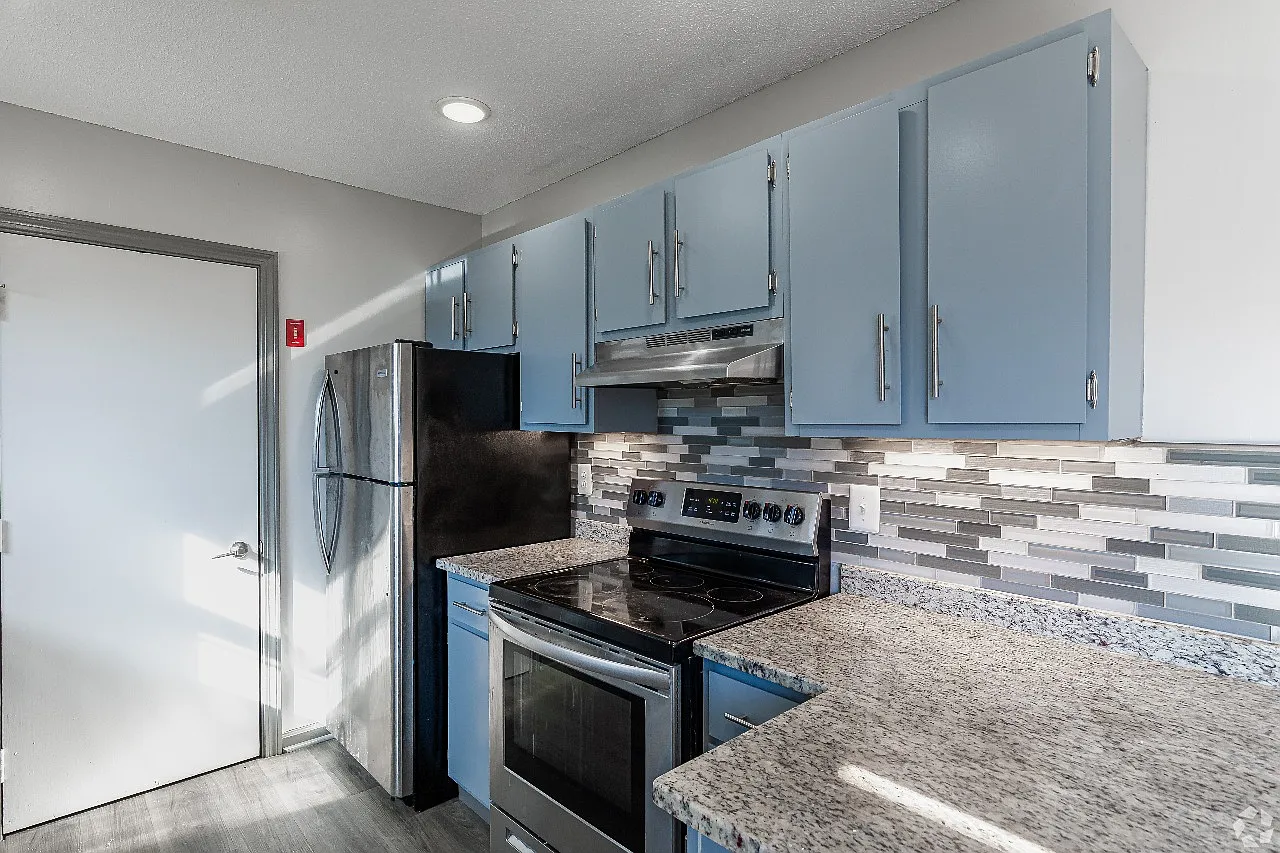 1 bed, 700 sqft, $1,600 — Photo 1