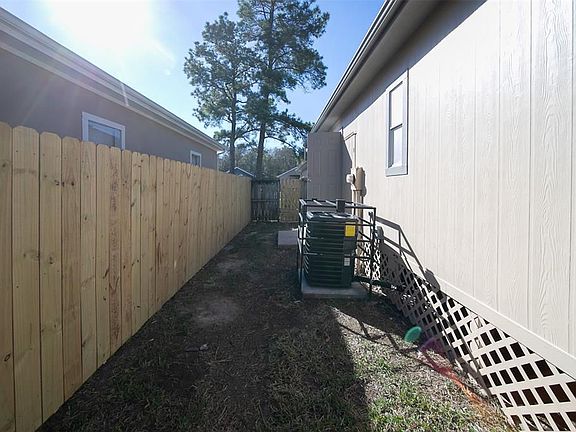3rd image of 11907 Greensbrook Forest Dr