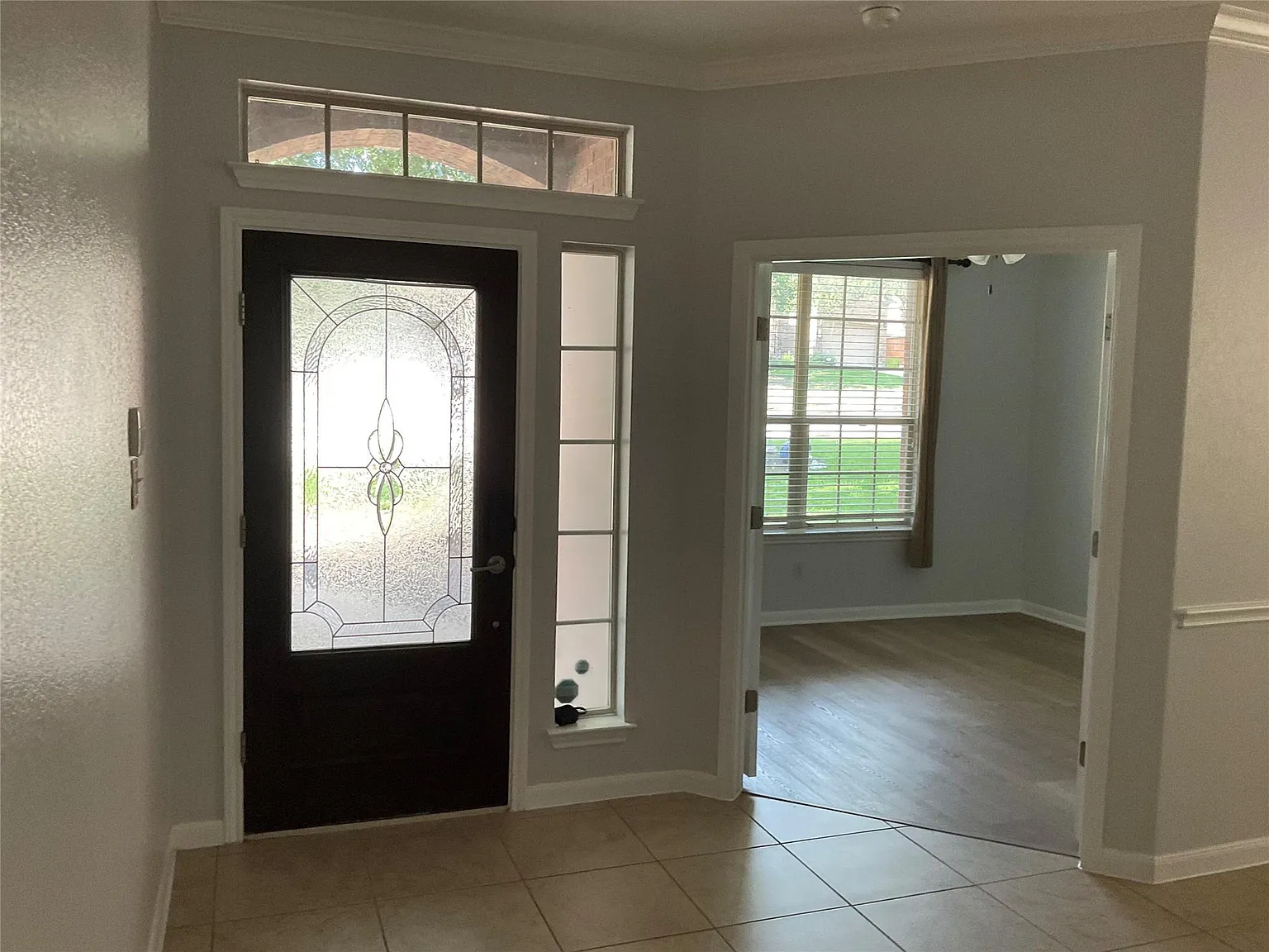 4 bed, 2.5 bath, 2523 sqft, $2,500 — Photo 3