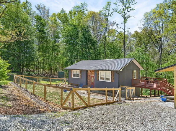 106 Windcrest Dr, Jamestown, TN 38556