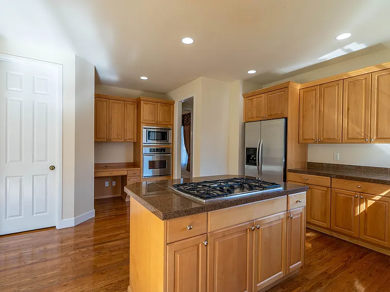 23829 SE 2nd Pl — Photo 8