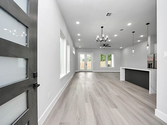 2nd image of 6816 Del Rio St