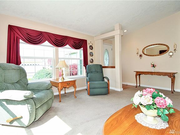 5th image of 318 Willow St SW #19