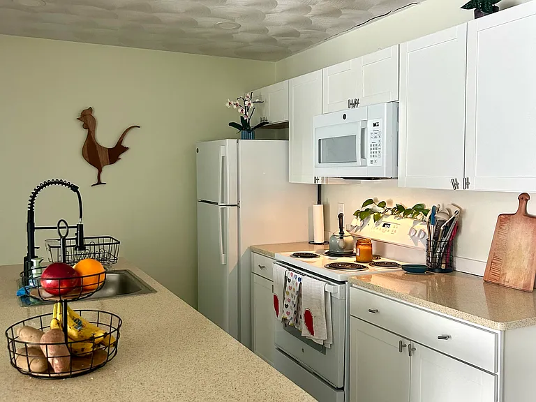 663 Metacom Ave #16 — Photo 4
