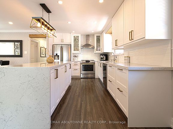 4th image of 3302 Cardross Rd