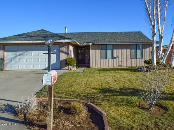 211 S 74th Ave, Yakima, WA 98908