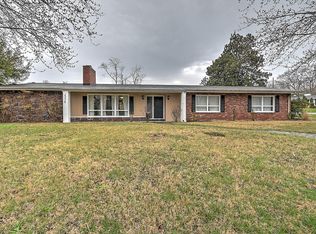 2216 Sunningdale Rd, Kingsport, TN 37660