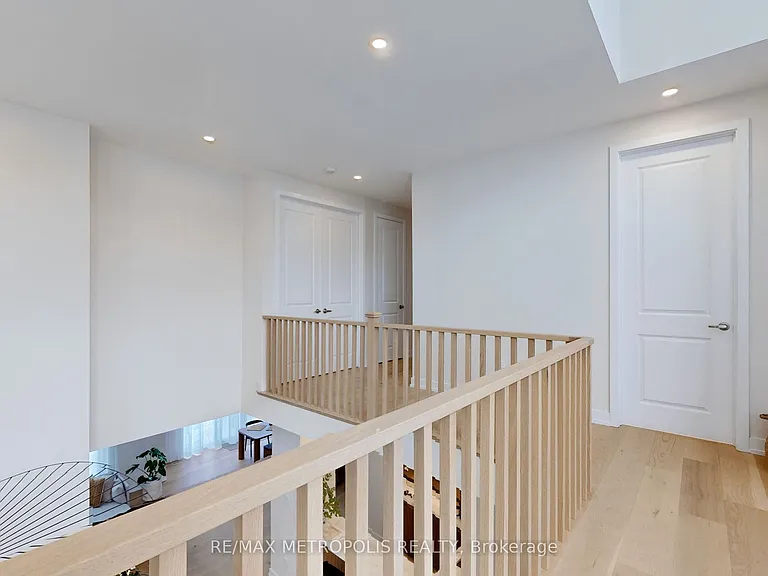 104 Stoneleigh Dr — Photo 16