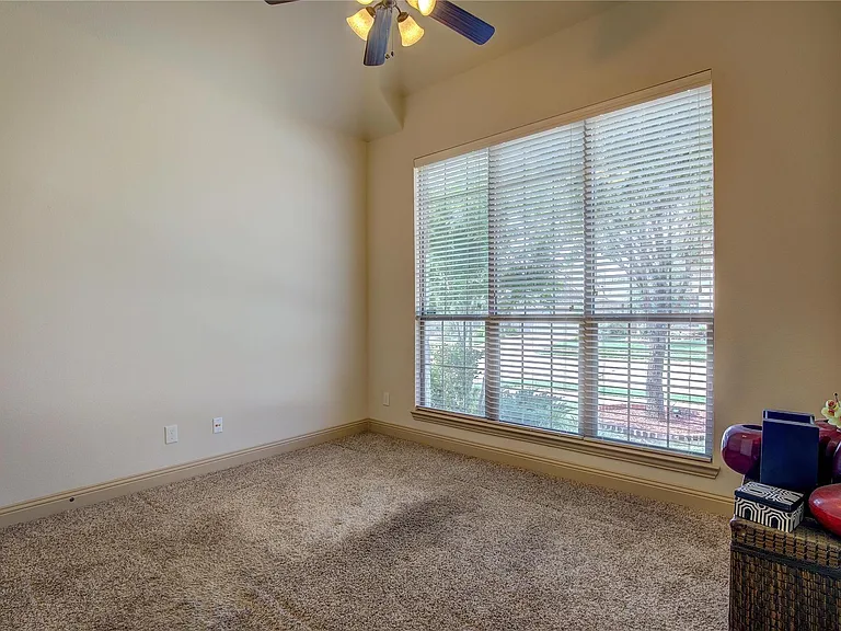904 Lake Meadow Ln — Photo 16