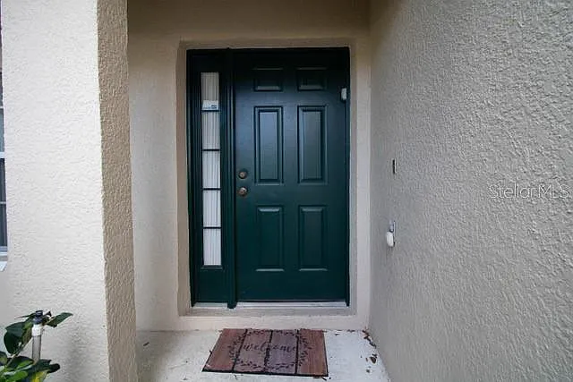 5 bed, 3.5 bath, 2827 sqft, $3,200 — Photo 2