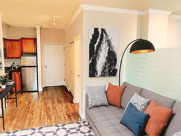 4th image of 1408 Western Ave #601