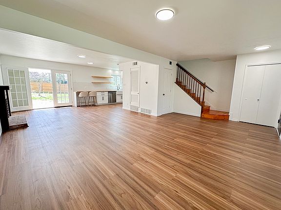2nd image of 7003 Burnell Dr