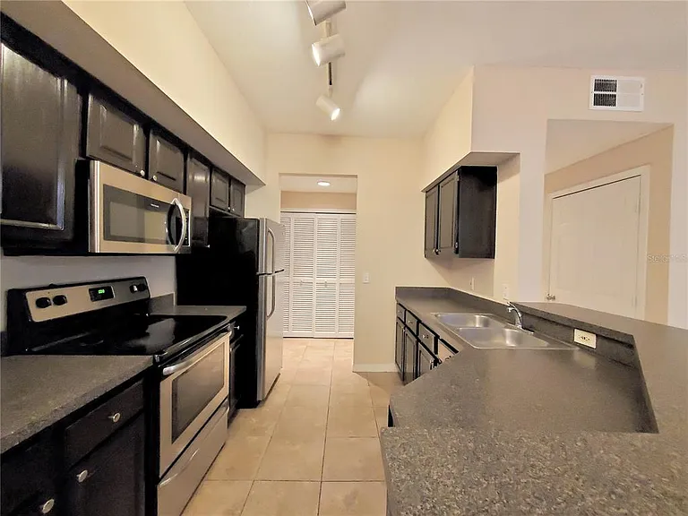 6029 Westgate Dr #712 — Photo 16