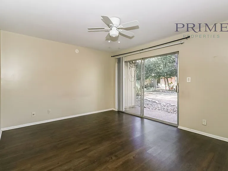 500 E Riverside Dr #135 — Photo 6