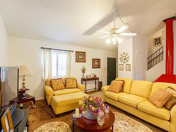 2nd image of 625 Ledgedale Cir