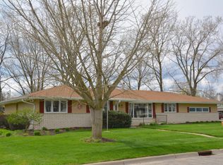 1070 Dorwood Dr, Lake Geneva, WI