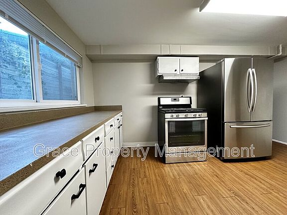 3rd image of 1570 N Tamarac St Unit B