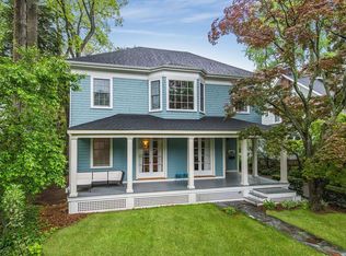 7 Highland Pl, Sea Cliff, NY 11579
