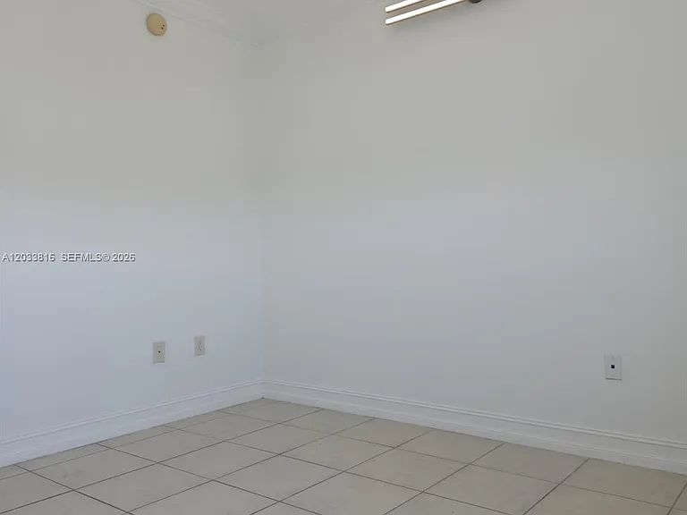 1 Glen Royal Pkwy #1202 — Photo 18