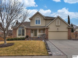 16413 Rolling Ridge Rd, Omaha, NE 68135