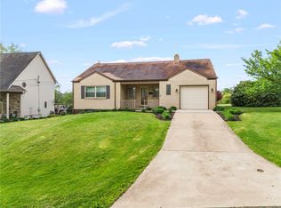 802 Gladden Rd, Canonsburg, PA 15317