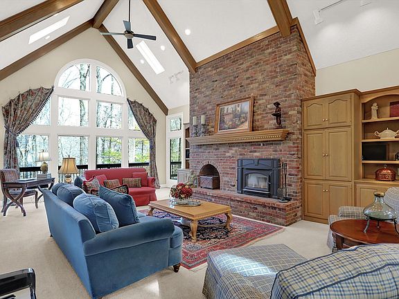 5th image of 8613 Highwood Ln