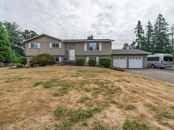 15935 S Sandalwood Rd, Oregon City, OR 97045