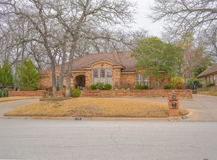 116 Robinwood Ln, Azle, TX 76020