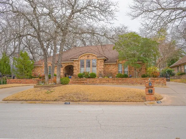 116 Robinwood Ln, Azle, TX 76020
