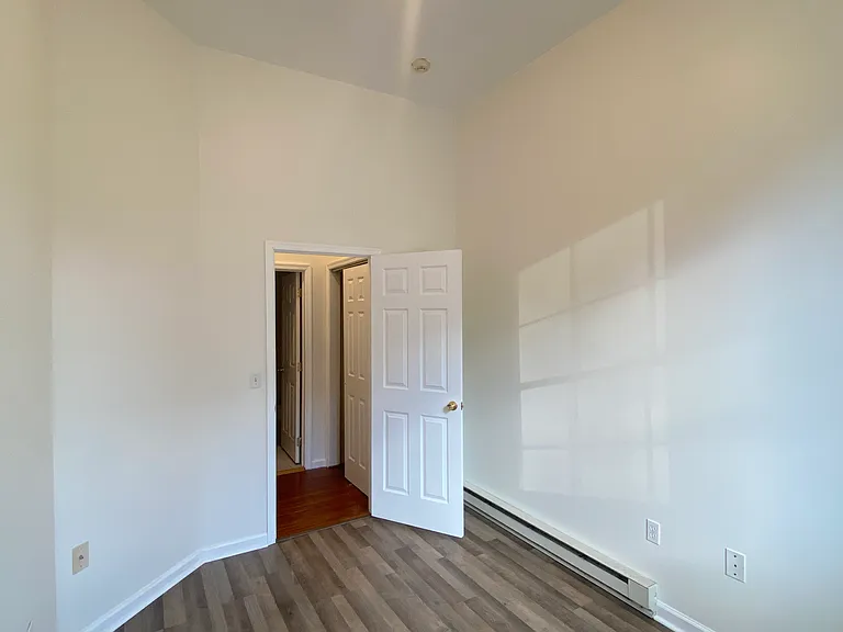 136 S 3rd St #D — Photo 10