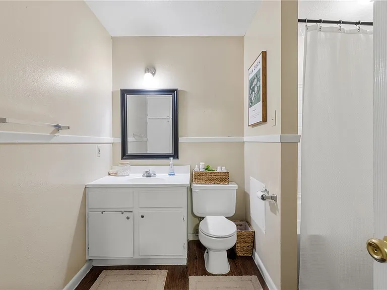 1400 Summit St #A — Photo 12